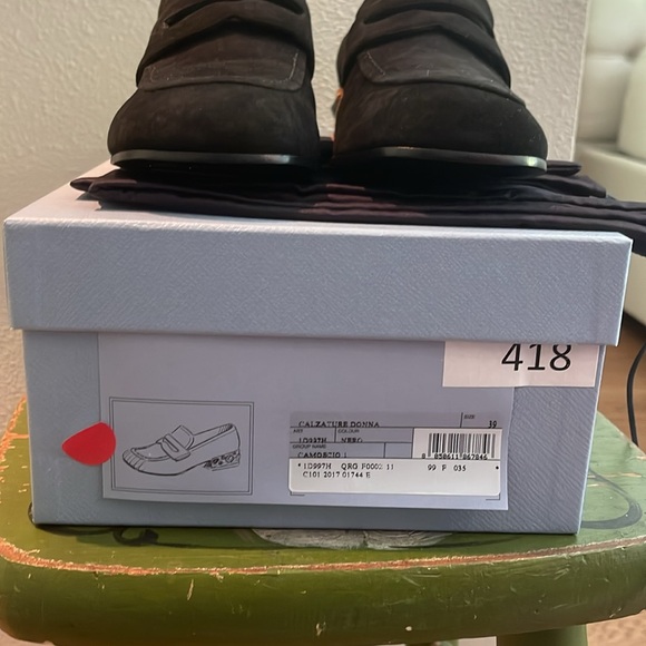 PRADA BLACK SUEDE UNIQUE EMERALD GREEN JEWELED HEEL LOAFERS EU 39 brand new - Picture 4 of 7